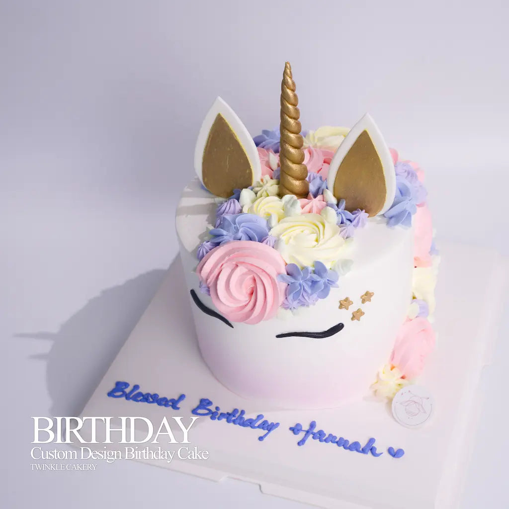 Detail of elegant cream piping mane and painted unicorn eye line decor. Delivery across Selangor & Kuala Lumpur