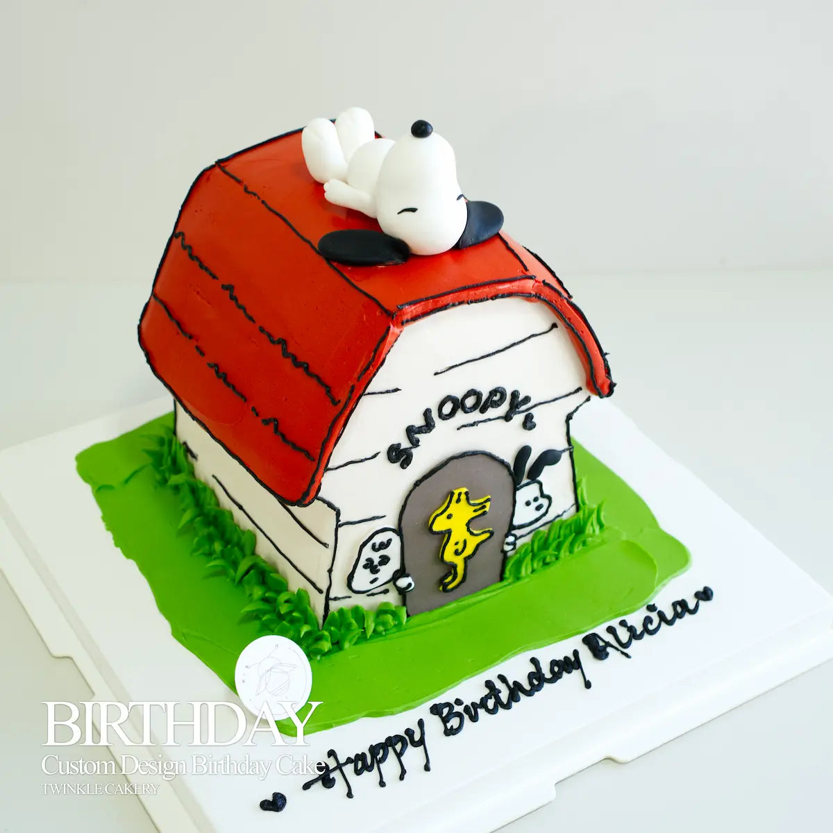 Close-up of hand-sculpted Snoopy and Woodstock characters for a bespoke handmade cake in Kuala Lumpur (KL)/