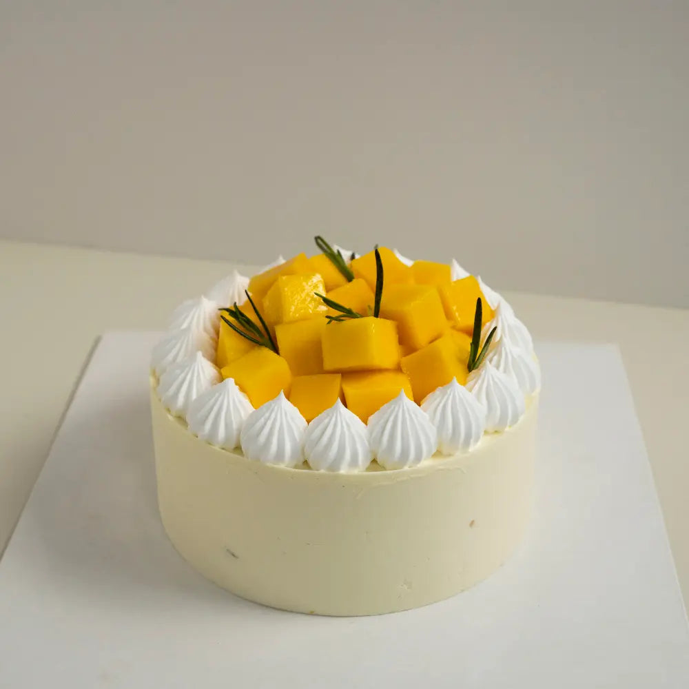 Artisanal custom and classic birthday birthday and wedding celebration cakes display by Twinkle Cakery KL & Selangor