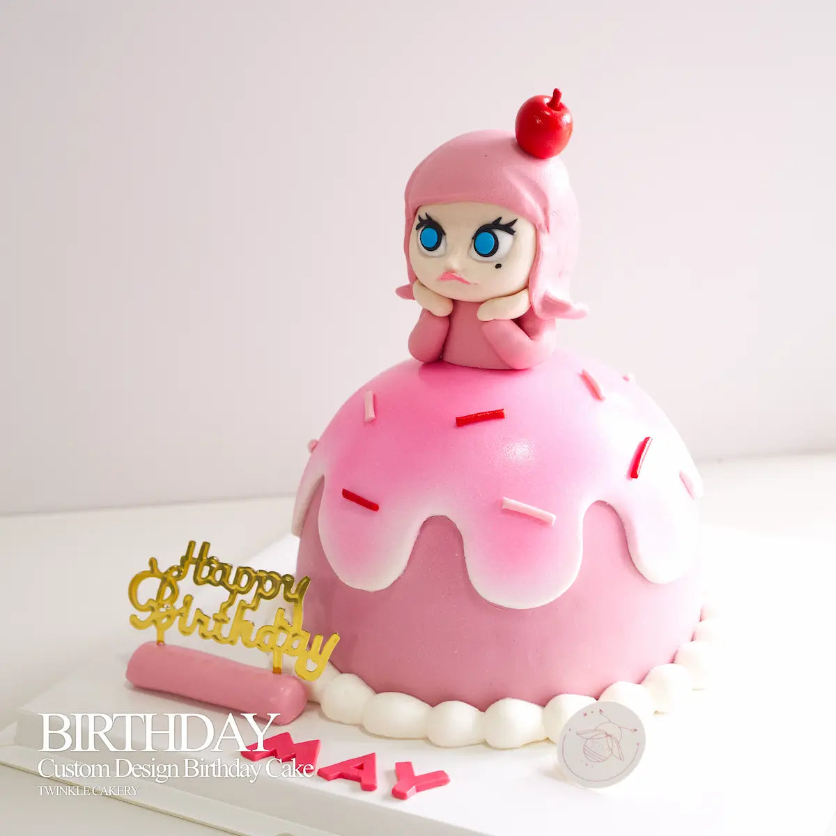 Wide shot of artisanal Molly birthday cake by Twinkle Cakery, the specialist for custom cakes in Selangor.